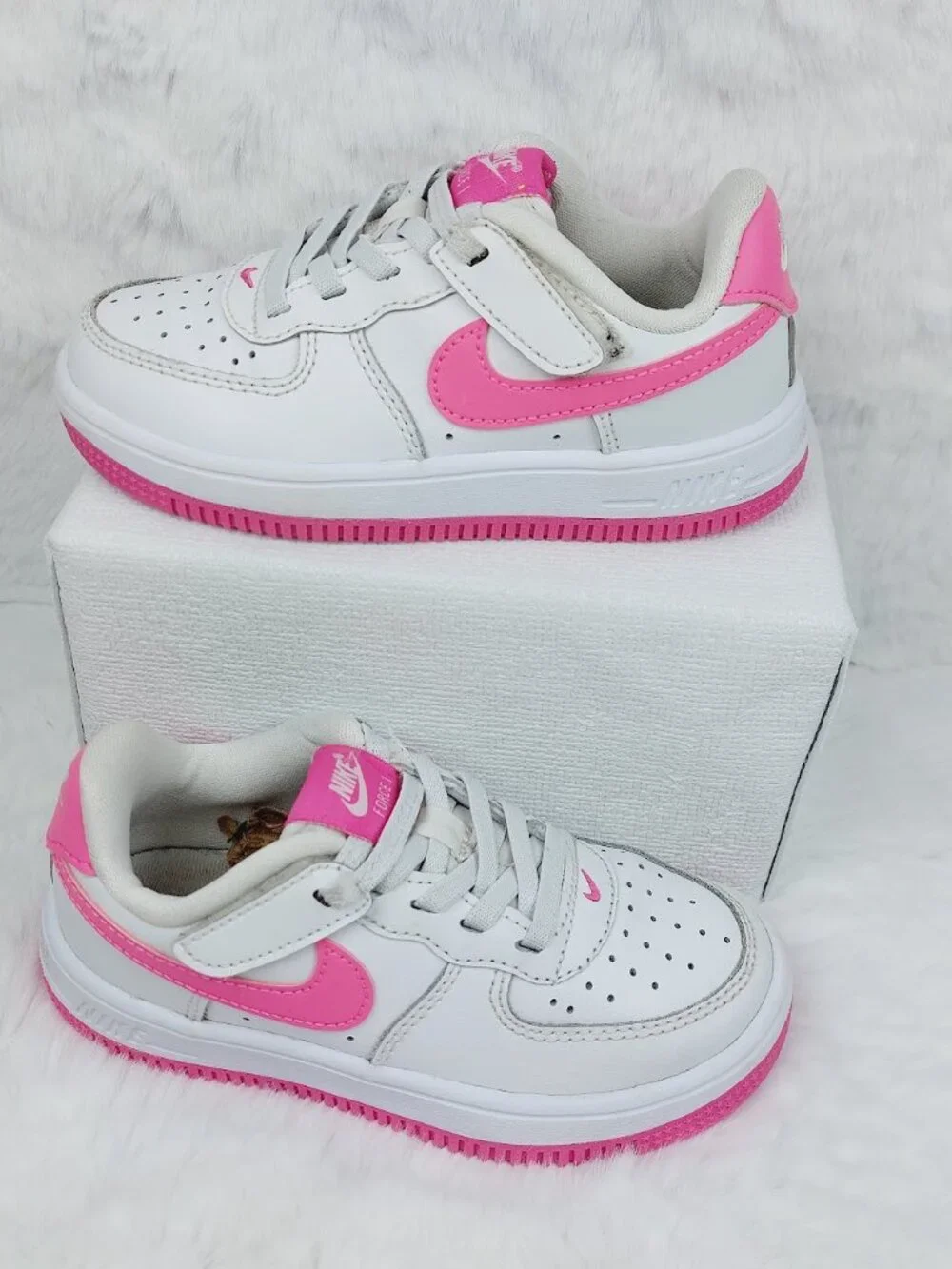Nike Force 1 Low EasyOn Girls White Laser Fuchsia Sneaker Shoes Size US 10.5C